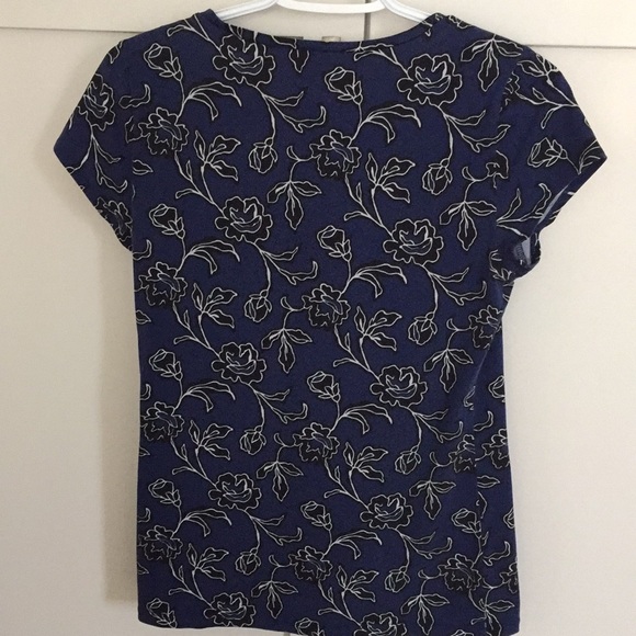 🌼Ann Taylor  scoop neck print top - Picture 4 of 8